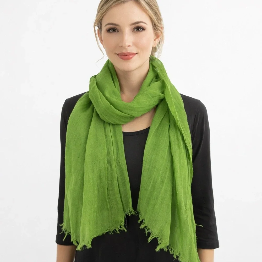 John Ashfield Green 100% Virgin Wool Scarf Lightweight Fringed Kelly Green Gaizy
